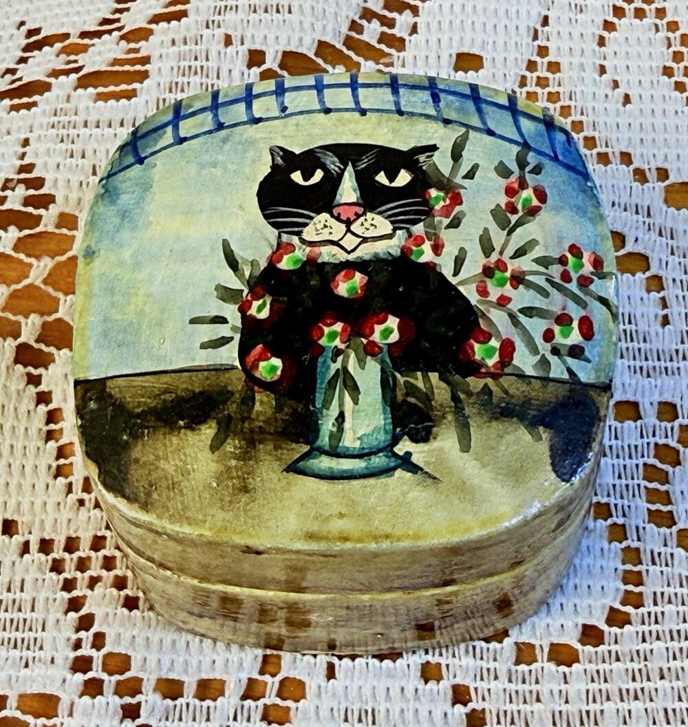 Paper Mache India Black Cat Floral Design Trinket Box Hand Painted Collectible